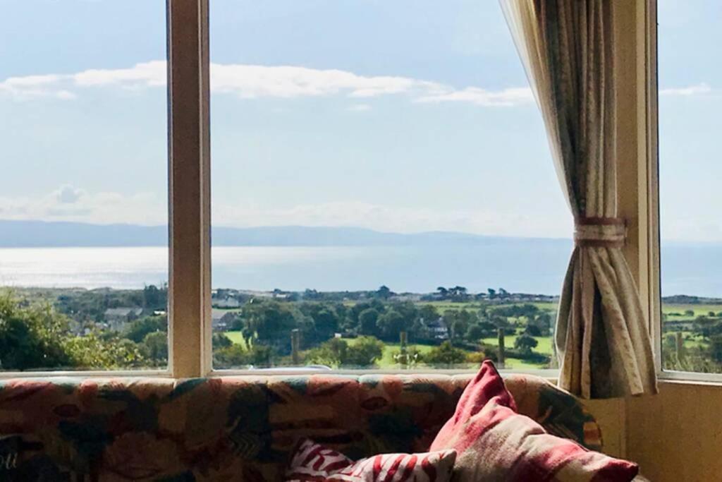 Snowdon Bay - North Wales - Stunning Llyn Peninsula Mountain & Ocean Views - Wilde Retreats Villa Pwllheli Buitenkant foto