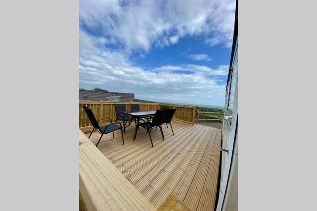 Snowdon Bay - North Wales - Stunning Llyn Peninsula Mountain & Ocean Views - Wilde Retreats Villa Pwllheli Buitenkant foto
