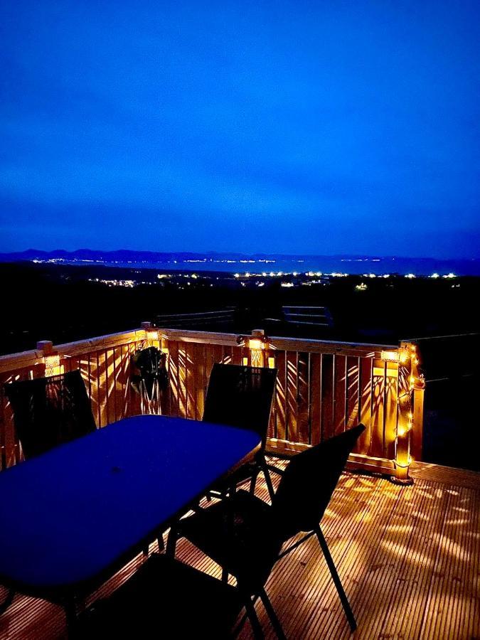 Snowdon Bay - North Wales - Stunning Llyn Peninsula Mountain & Ocean Views - Wilde Retreats Villa Pwllheli Buitenkant foto